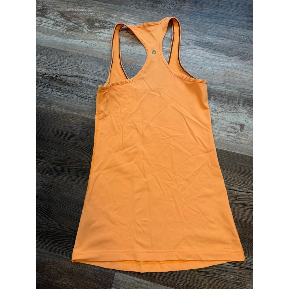 Lululemon - Picture 2 of 5